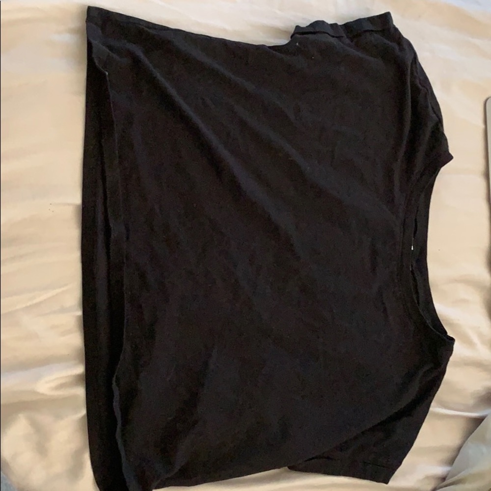 black crop top